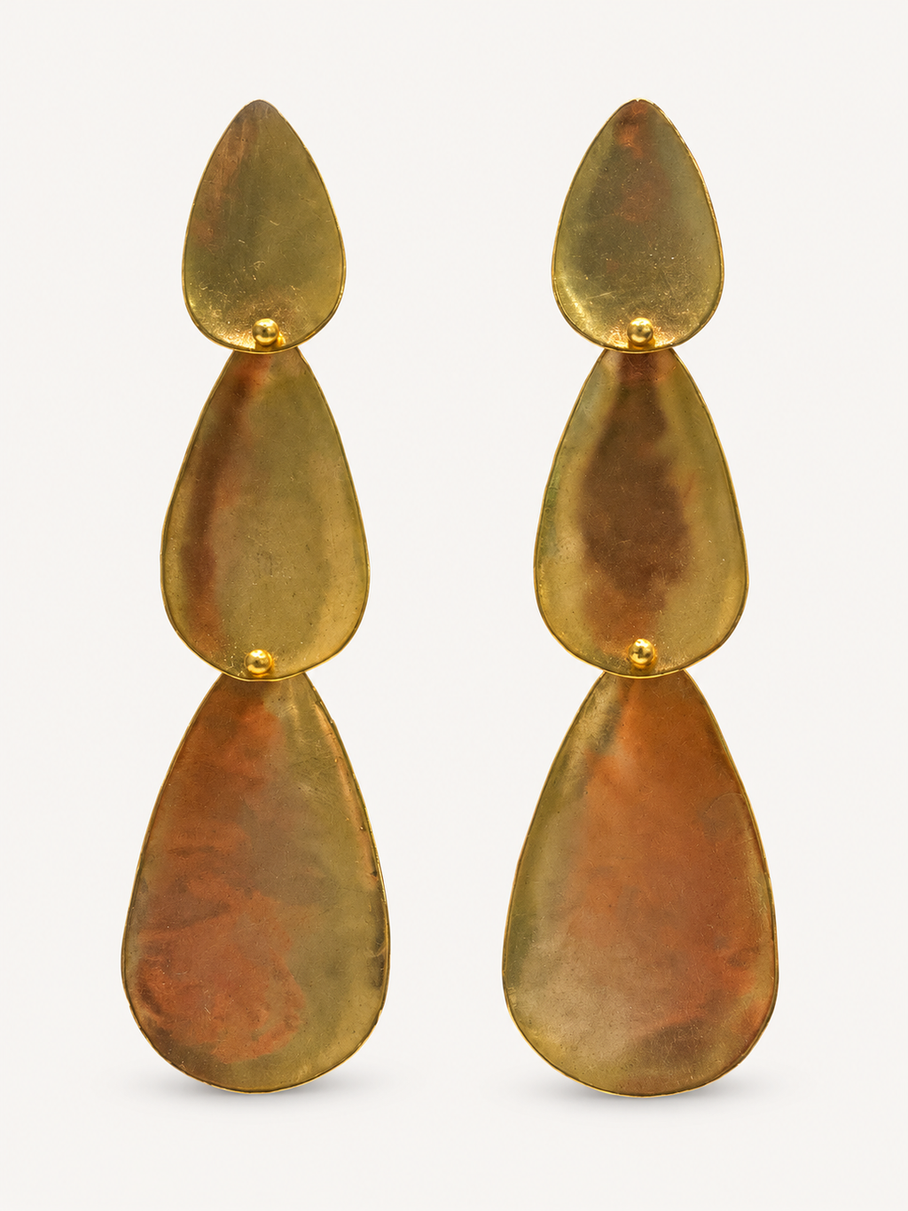 Sculptural Triáda Teardrop Gold