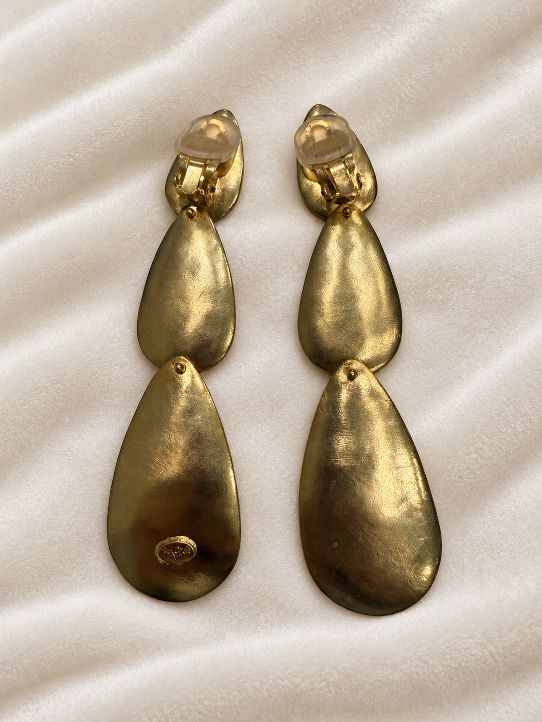 Sculptural Triáda Teardrop Gold