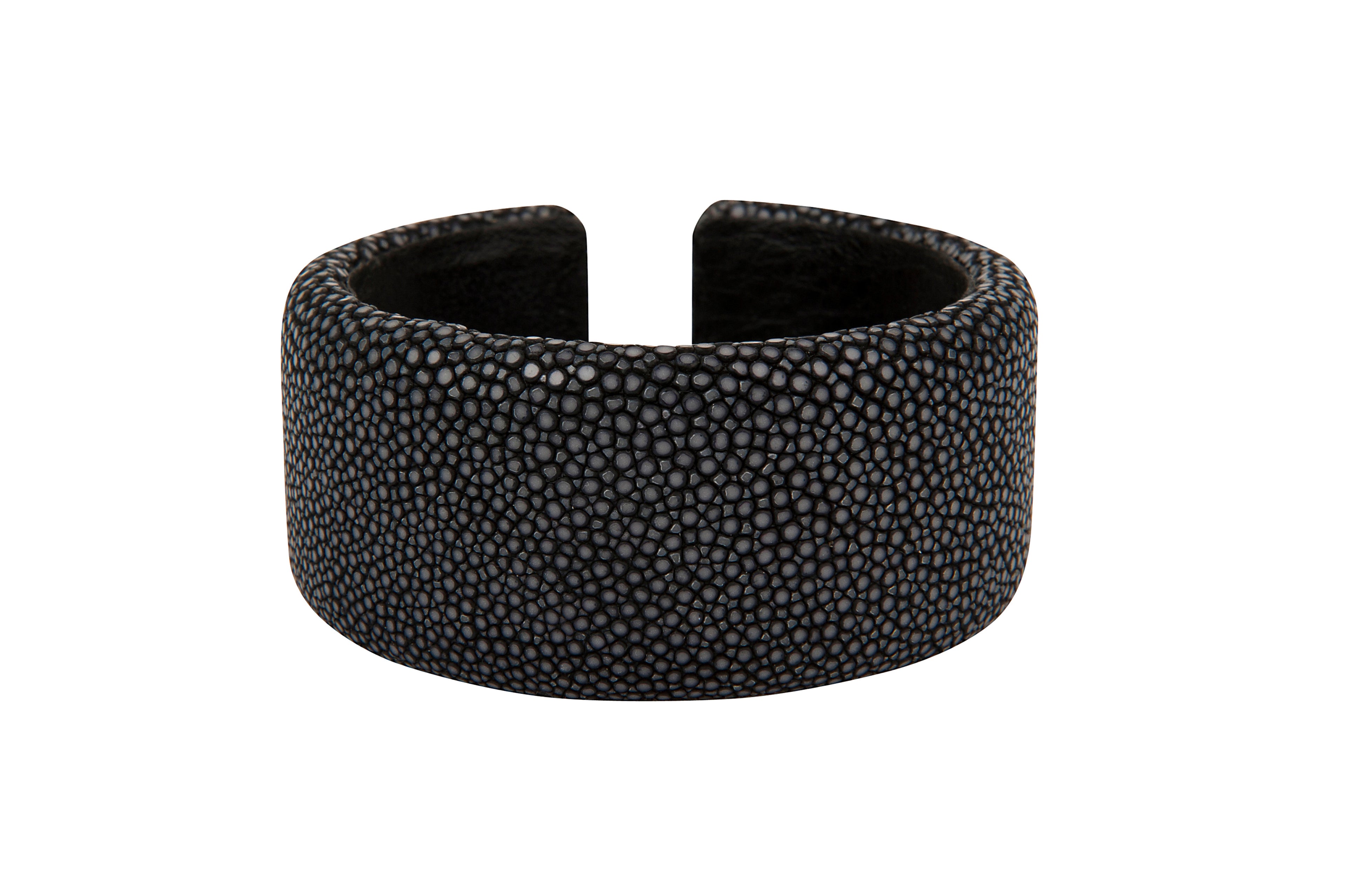Stingray Cuff Black